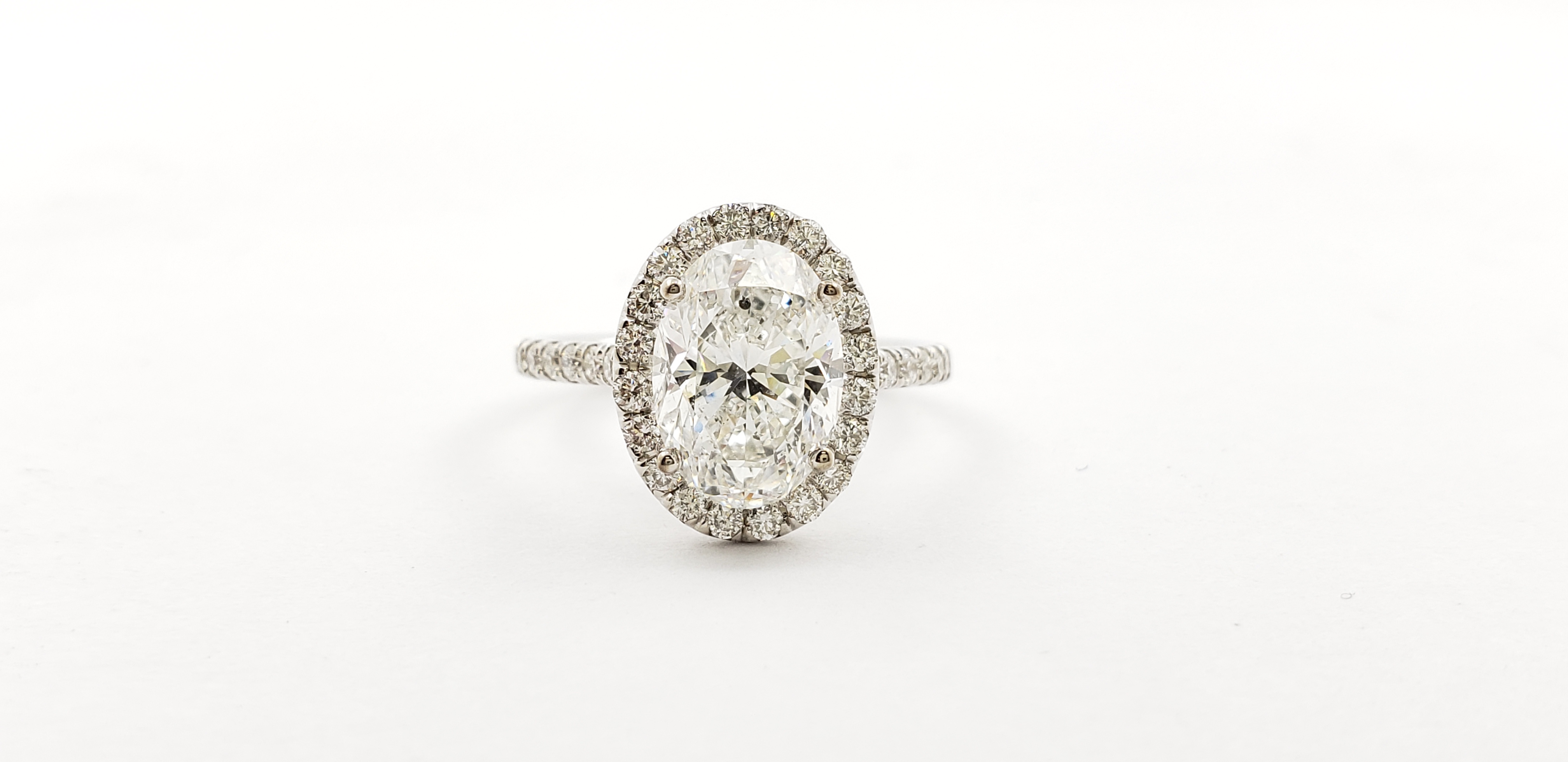 Oval Shape Diamond Halo Ring